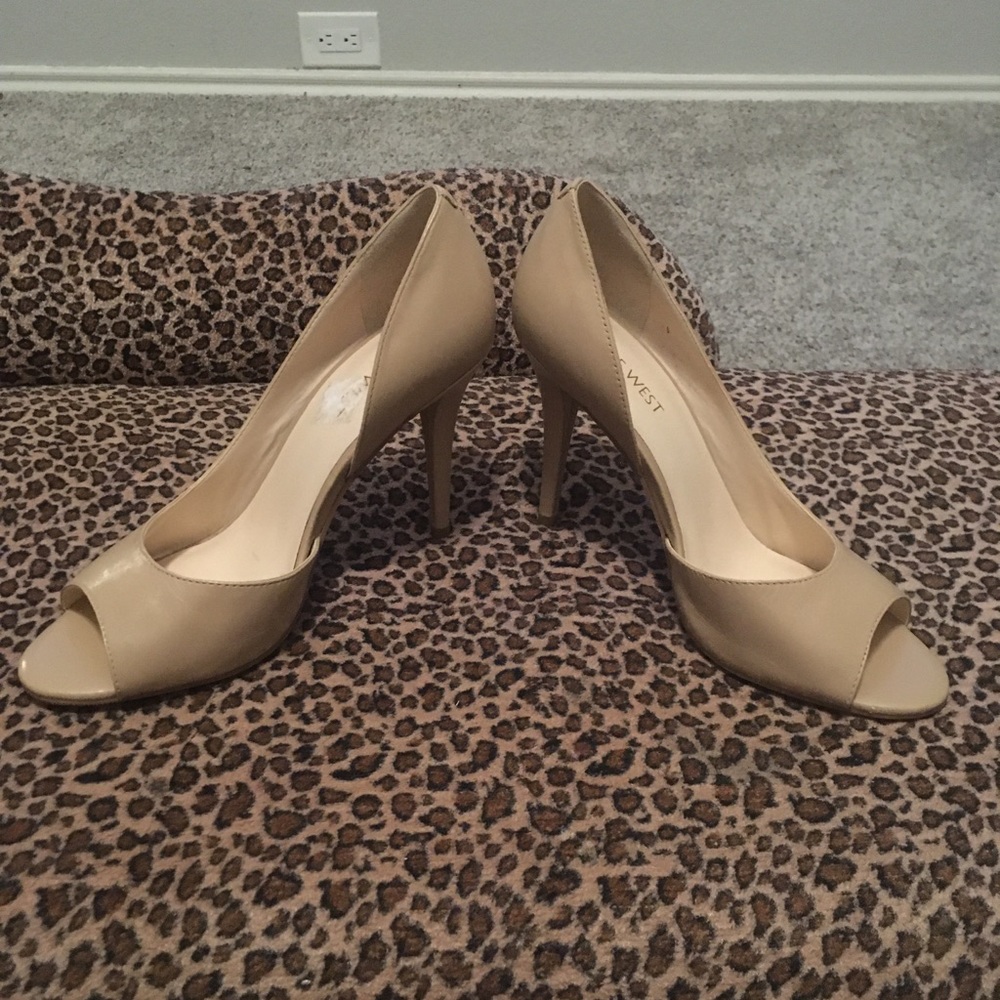 Nine West Nude Pump